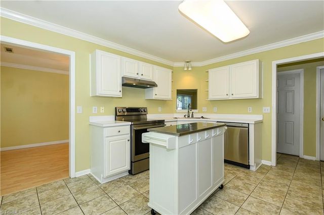 5607 Wellsley Drive W, Greensboro, NC 27407