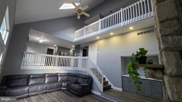 620 SWEETWATER DR, Feasterville Trevose, PA 19053