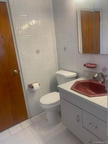 1052 Brinsmade Avenue, Bronx, NY 10465