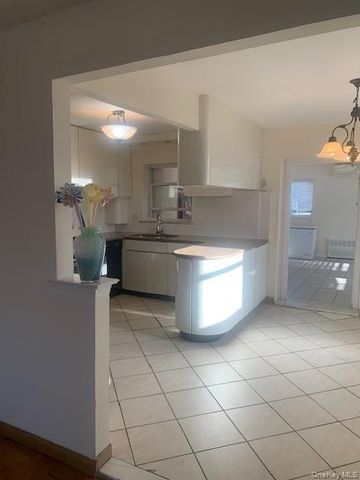 1052 Brinsmade Avenue, Bronx, NY 10465