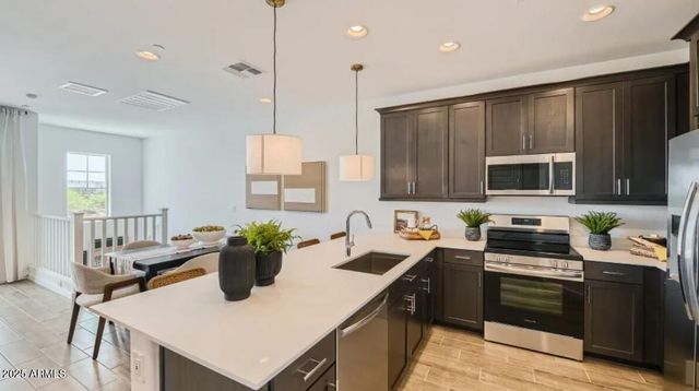 8149 E PETUNIA Avenue 1068, Mesa, AZ 85212