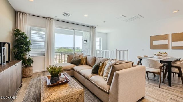 8149 E PETUNIA Avenue 1068, Mesa, AZ 85212