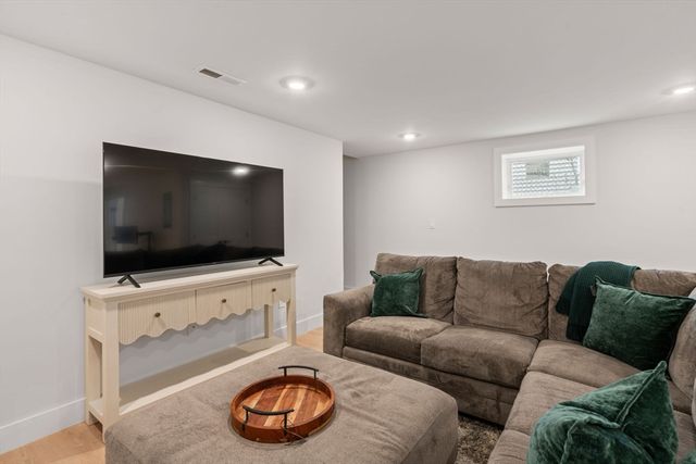 20 Ufford St 1, Boston, MA 02124