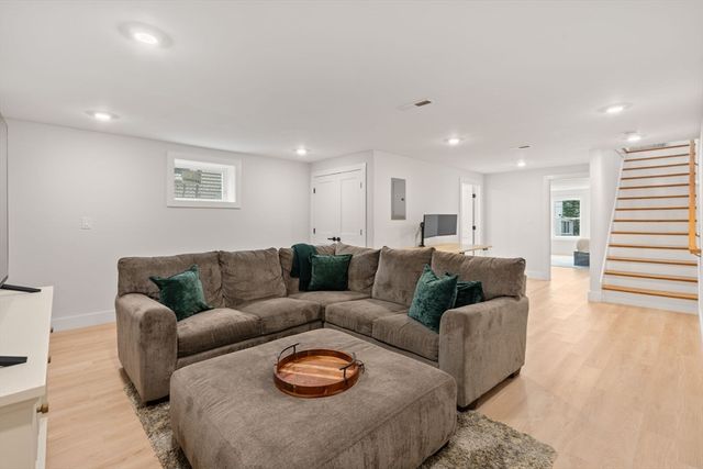 20 Ufford St 1, Boston, MA 02124