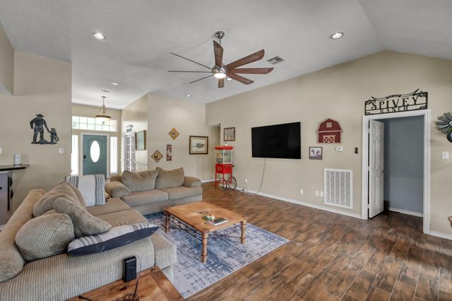 251 Petty Road, Waller, TX 77484