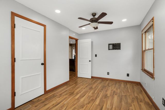 1714 Howard Street N, Maplewood, MN 55109