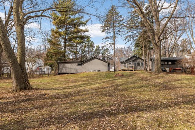 1714 Howard Street N, Maplewood, MN 55109