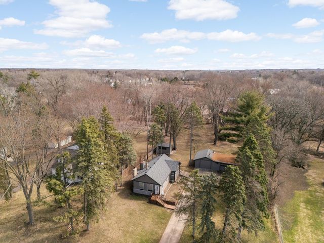 1714 Howard Street N, Maplewood, MN 55109