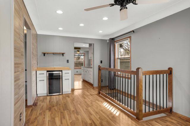 1714 Howard Street N, Maplewood, MN 55109