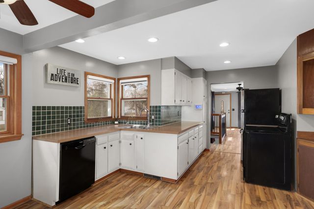 1714 Howard Street N, Maplewood, MN 55109