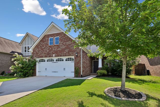 1413 Woodside Dr, Lebanon, TN 37087