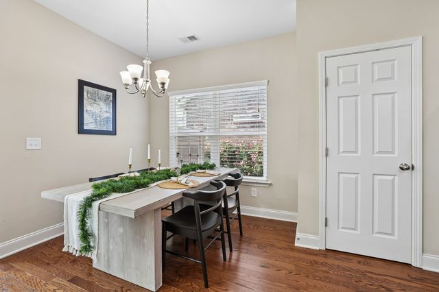 1413 Woodside Dr, Lebanon, TN 37087