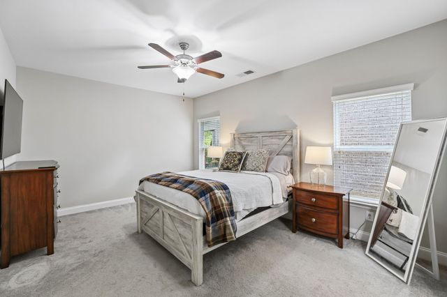 1413 Woodside Dr, Lebanon, TN 37087