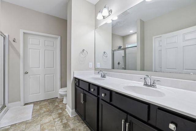 1413 Woodside Dr, Lebanon, TN 37087