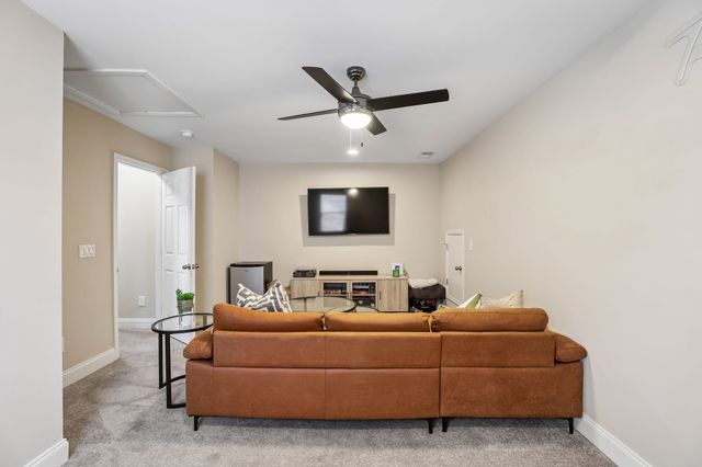 1413 Woodside Dr, Lebanon, TN 37087