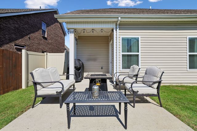 1413 Woodside Dr, Lebanon, TN 37087