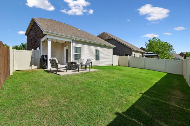 1413 Woodside Dr, Lebanon, TN 37087