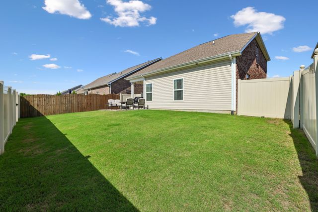 1413 Woodside Dr, Lebanon, TN 37087