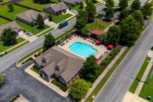1413 Woodside Dr, Lebanon, TN 37087