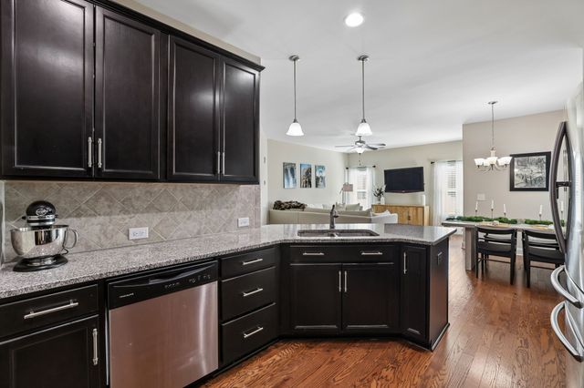 1413 Woodside Dr, Lebanon, TN 37087