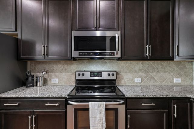 1413 Woodside Dr, Lebanon, TN 37087