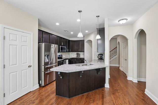 1413 Woodside Dr, Lebanon, TN 37087