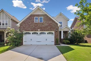 1413 Woodside Dr, Lebanon, TN 37087