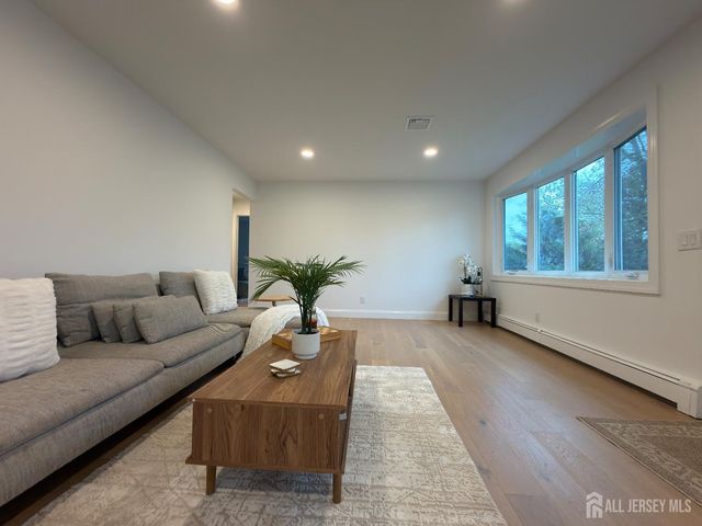 113 Hadley Street, Piscataway, NJ 08854