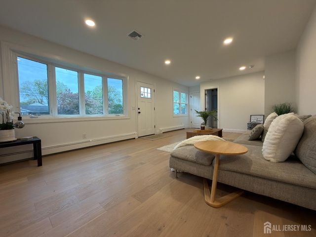 113 Hadley Street, Piscataway, NJ 08854