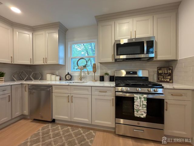 113 Hadley Street, Piscataway, NJ 08854