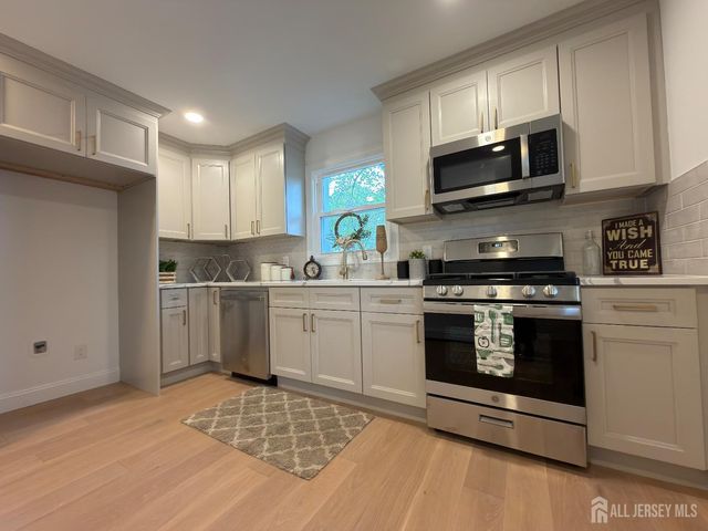 113 Hadley Street, Piscataway, NJ 08854