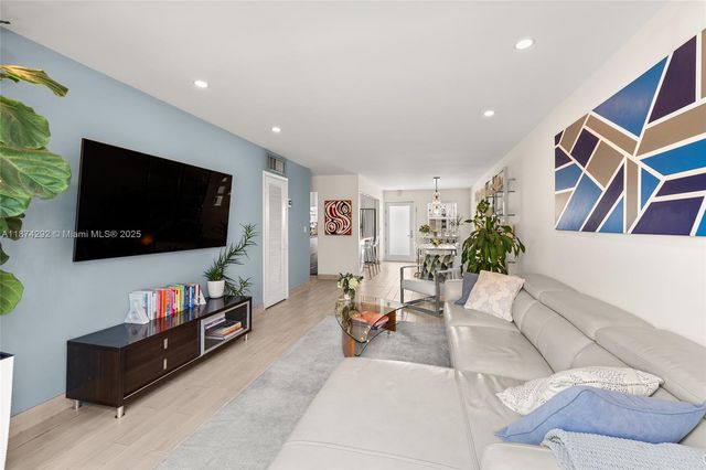 1519 Drexel Ave 402, Miami Beach, FL 33139