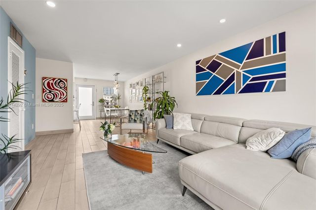 1519 Drexel Ave 402, Miami Beach, FL 33139