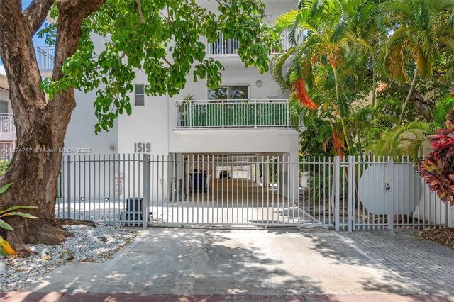 1519 Drexel Ave 402, Miami Beach, FL 33139