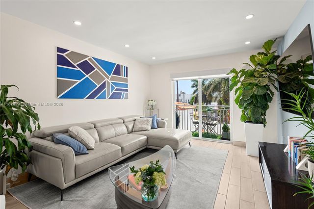 1519 Drexel Ave 402, Miami Beach, FL 33139