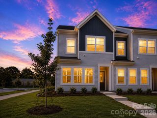 4636 Lakeview Road, Charlotte, NC 28216