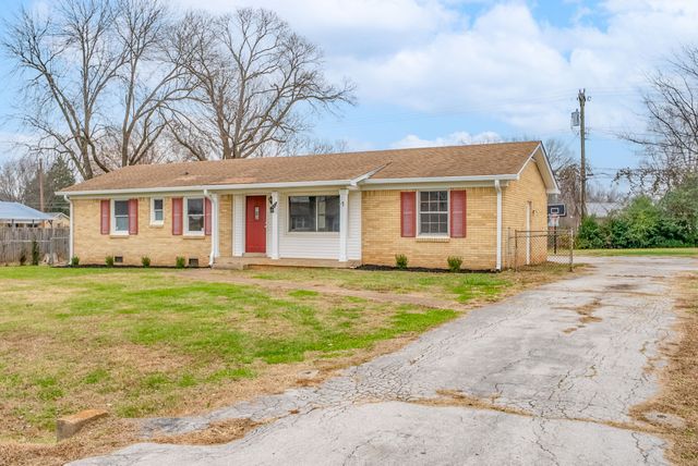 2215 Green Acres Dr, Clarksville, TN 37042