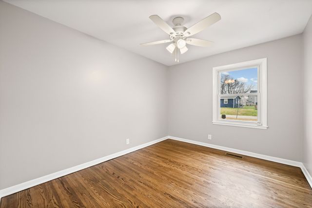 2215 Green Acres Dr, Clarksville, TN 37042