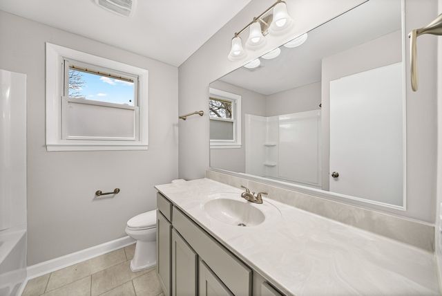 2215 Green Acres Dr, Clarksville, TN 37042