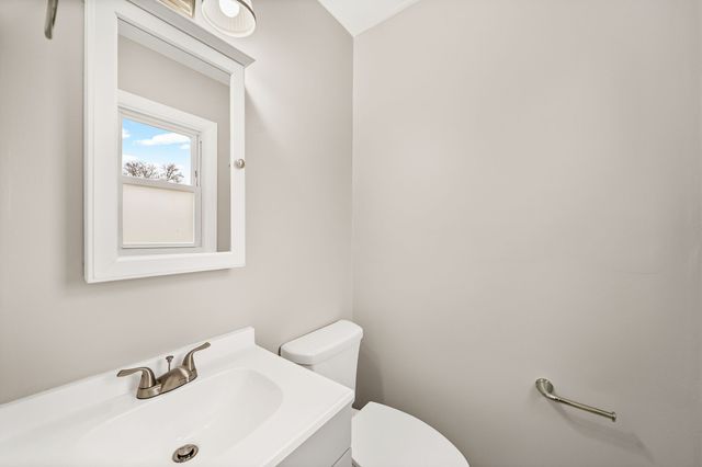 2215 Green Acres Dr, Clarksville, TN 37042