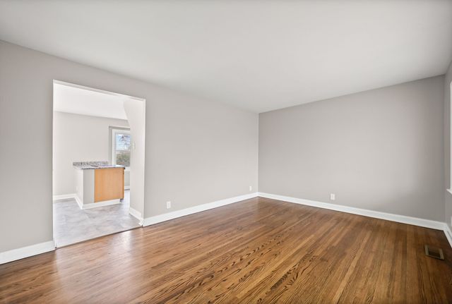 2215 Green Acres Dr, Clarksville, TN 37042