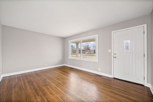 2215 Green Acres Dr, Clarksville, TN 37042