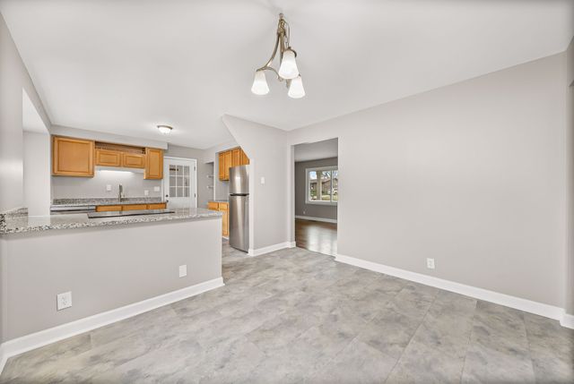 2215 Green Acres Dr, Clarksville, TN 37042