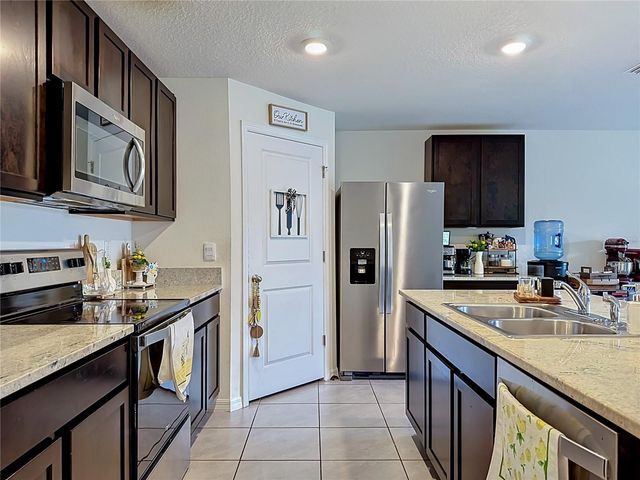 16661 WINDMILL FORGE PASS, Wimauma, FL 33598