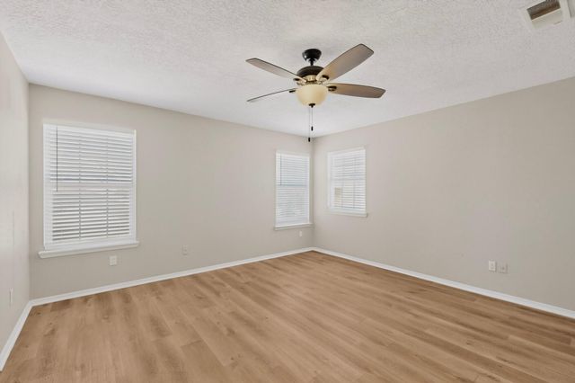 6915 Eastford Place NW, Albuquerque, NM 87114