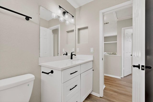 6915 Eastford Place NW, Albuquerque, NM 87114