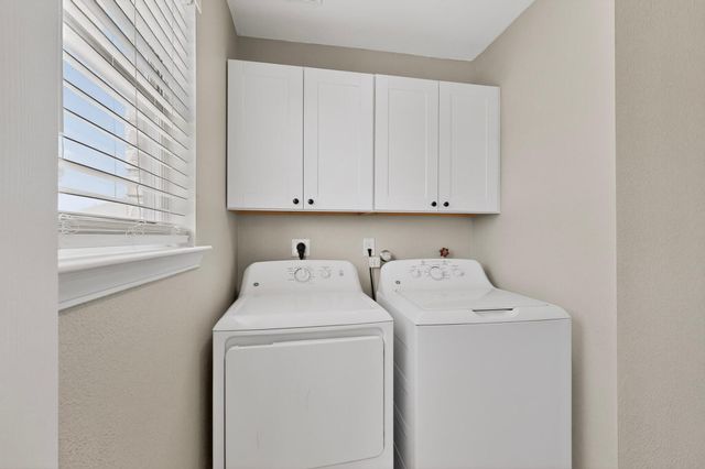 6915 Eastford Place NW, Albuquerque, NM 87114