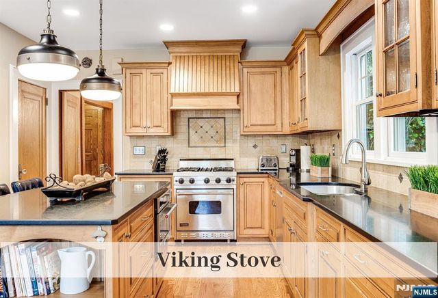 372 S Irving Street, Ridgewood, NJ 07450