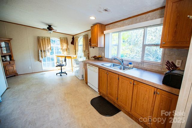 4150 Bristol Place, Collettsville, NC 28611