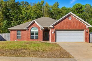 1810 White Oak Circle, Benton, AR 72019